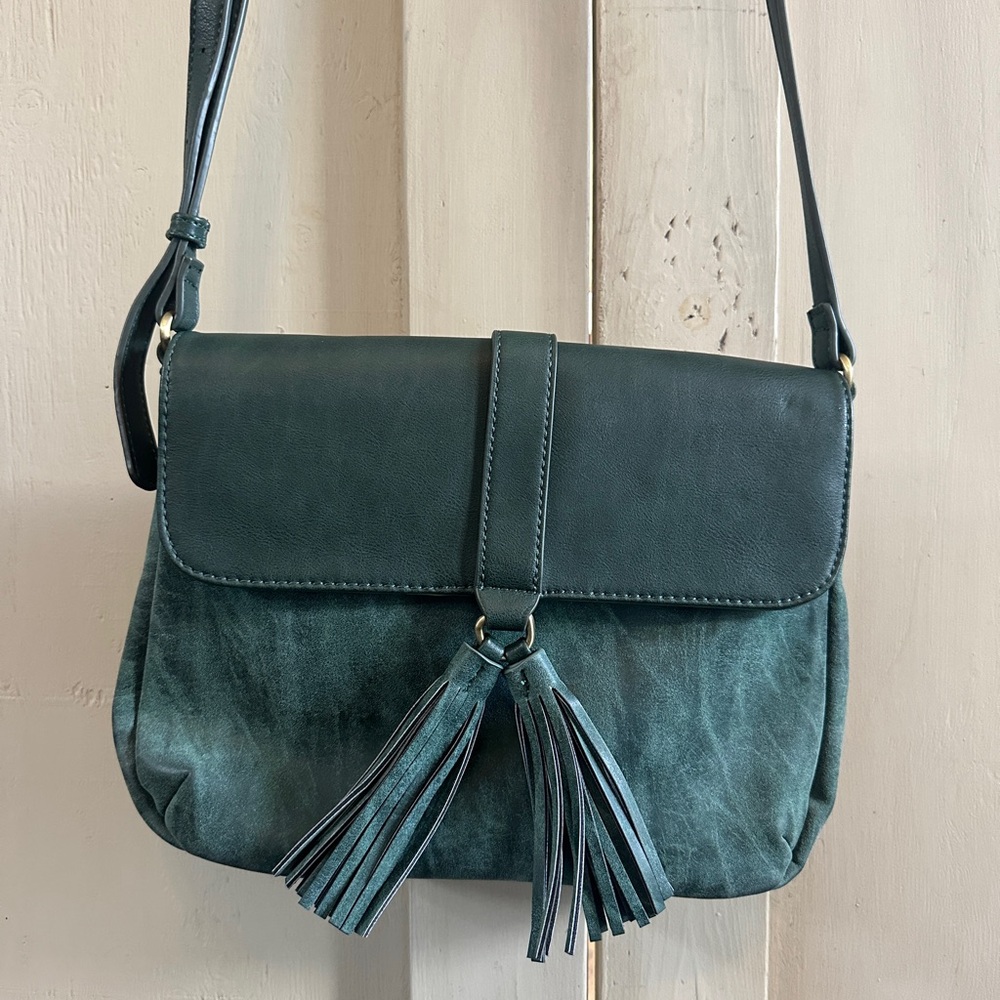 Boho Green Tassel Crossbody Bag Faux Suede Leopard Lining Adjustable Strap